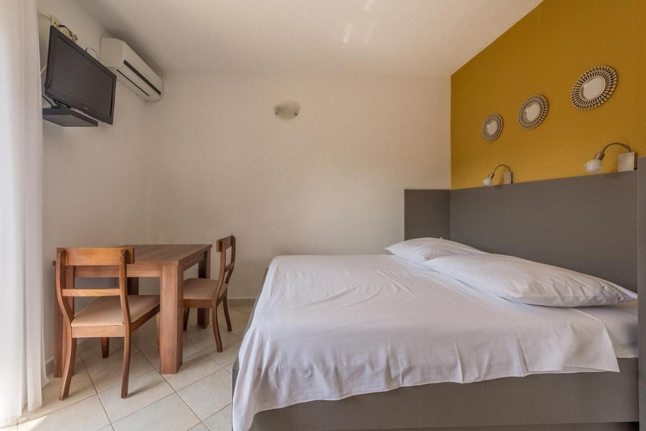 Apartments Ivana-Mira Okrug Gornji Buitenkant foto