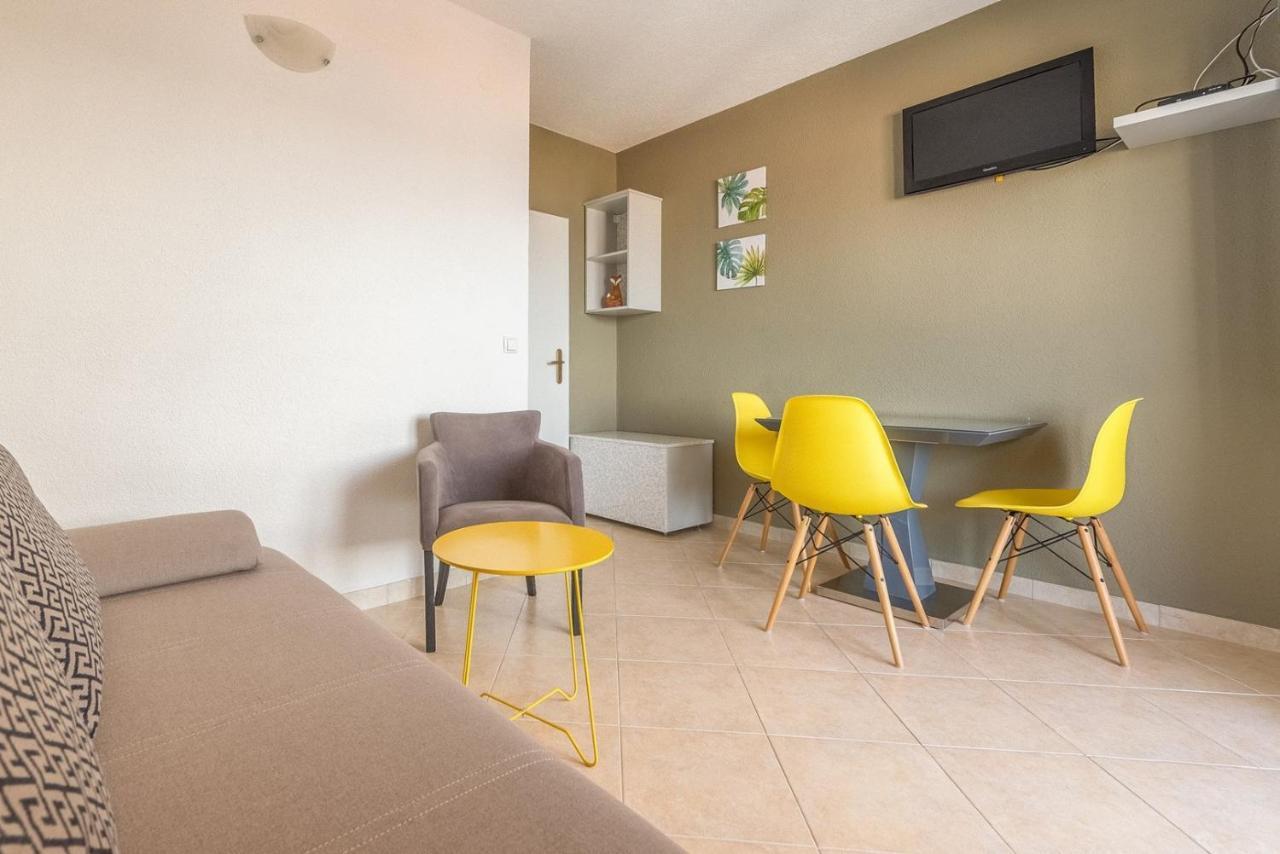 Apartments Ivana-Mira Okrug Gornji Buitenkant foto