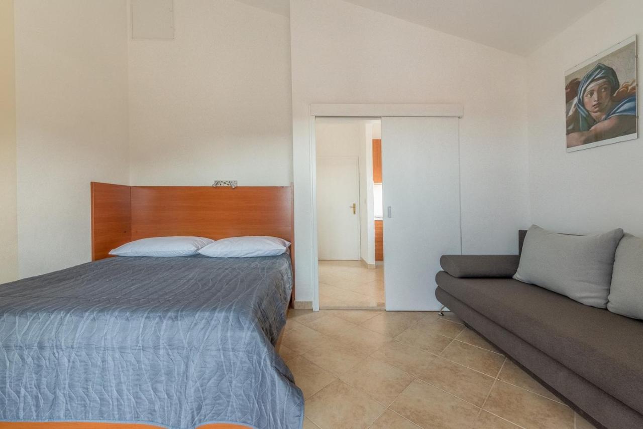 Apartments Ivana-Mira Okrug Gornji Buitenkant foto